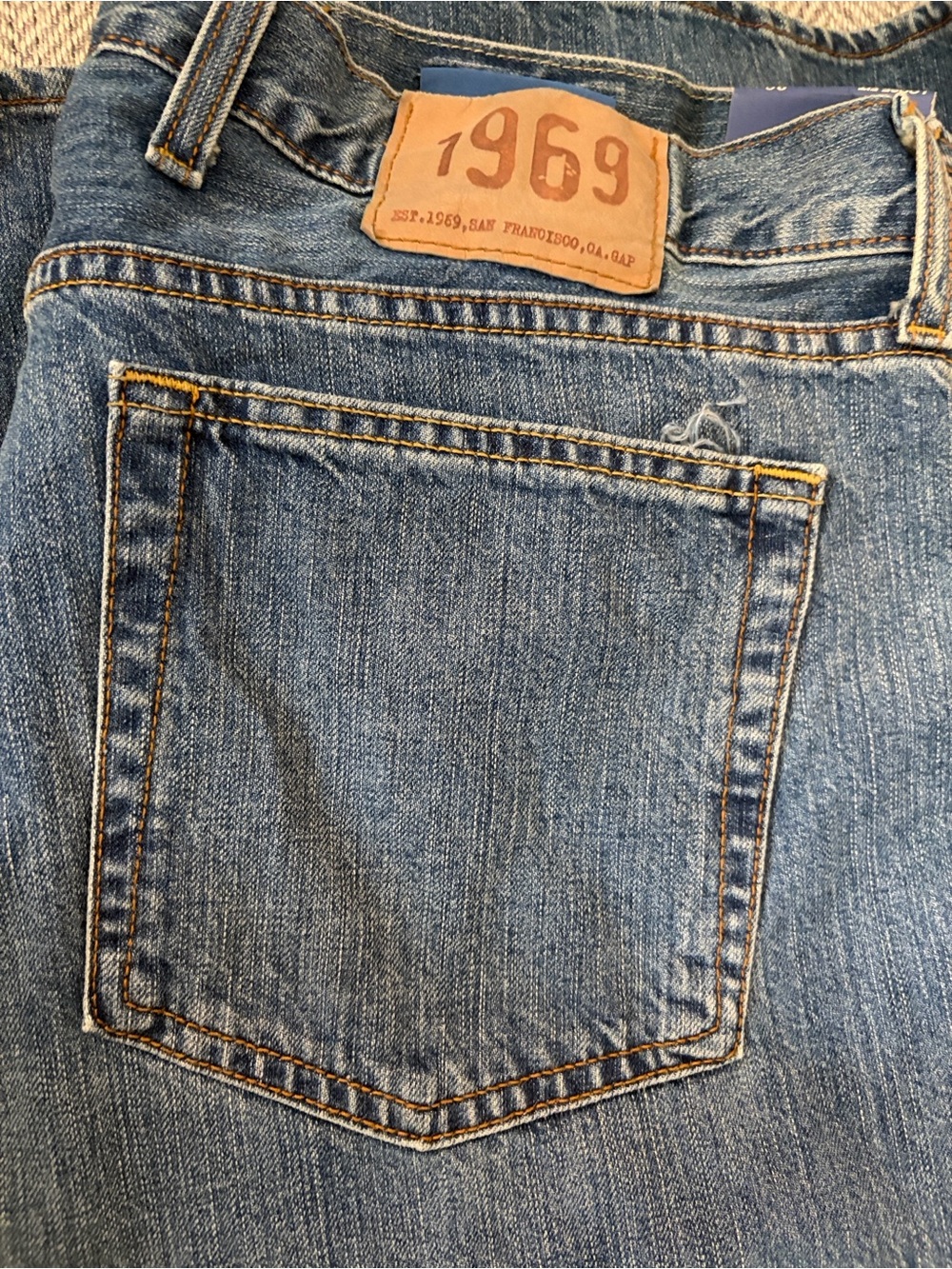GAP 1969 Men's Straight Leg Medium Blue Denim loose fit NWT - 38/32